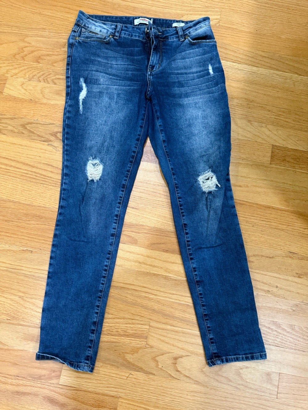 High-Rise Distressed Skinny Jeans in Dark Blue
